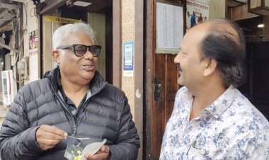 फिल्मों के खतरनाक विलन को  रतलाम में एक रेस्टोरेंट पर पोहा  बेचता देख हर कोई  रह गया हैरान , आखिर क्या है मामला , देखिये वीडियो