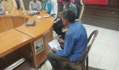 भू-माफिया ने खेती की जमीन पर किया अतिक्रमण,  निर्माण कर रहा है  वेयर हाउस , कलेक्टर  ऑफिस जाकर किसान ने दी आत्मदाह की चेतावनी