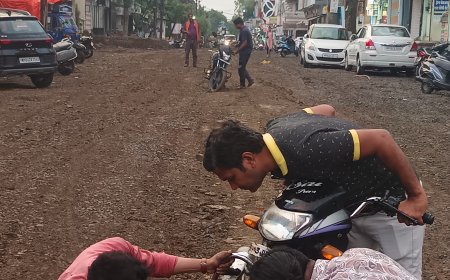 कस्तूरबानगर - कौढ़ ऊपर से खुजली, मनमानी खुदाई, अब मौसम बढ़ा रहा परेशानियां