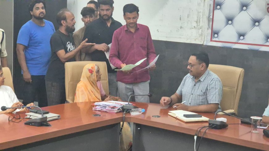 बेटों ने करोड़ों की सम्पत्ति हड़पी, लेकिन नहीं करते देखभाल, 92 वर्षीय मां भटकने को मजूबर 