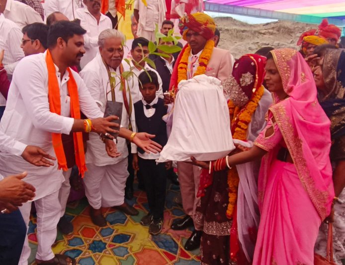 गांव कुंडाल में एक साथ 167 जोड़े परिणय सूत्र में बंधे